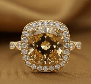 renkli cushion kesim pırlanta