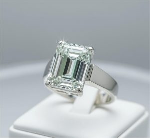 renkli emerald kesim pırlanta